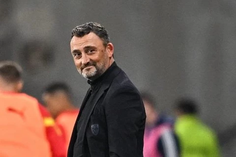 مدرب نيس: نعاني من توترات في غرف الملابس.. ولن أخالف مبادئي